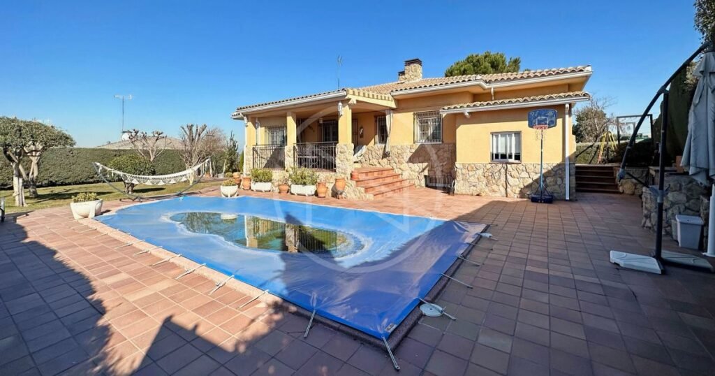 Propiedades 30 Chalet independiente en parque coimbra
